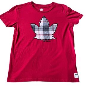 Roots Rare Red Canadian Maple Leaf Short-Sleeve Graphic T-Shirt Size Small